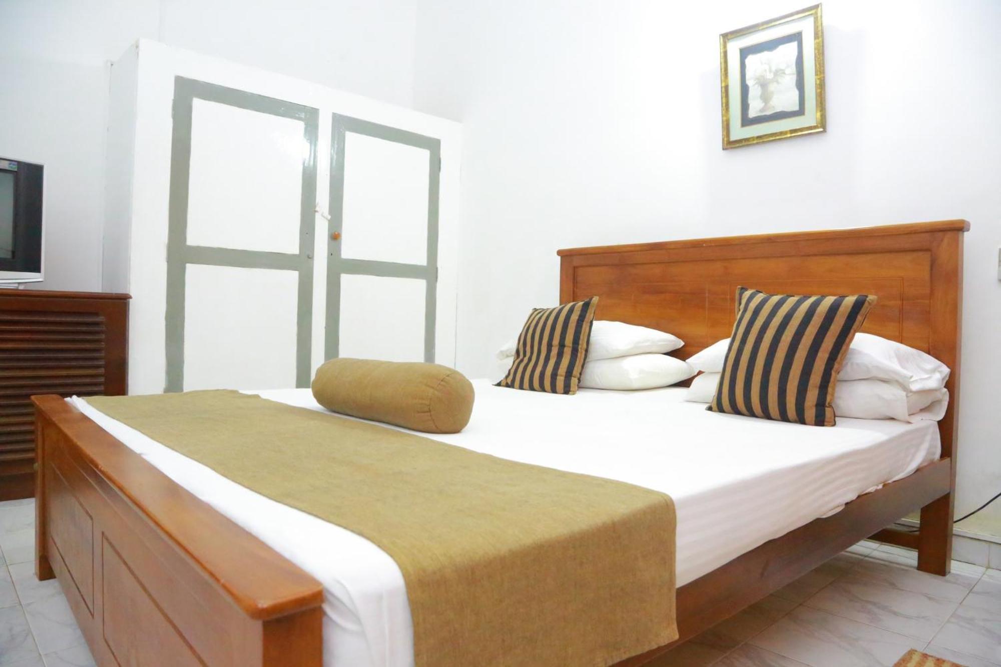 Ranveli Beach Hotel Dehiwala-Mount Lavinia Ngoại thất bức ảnh