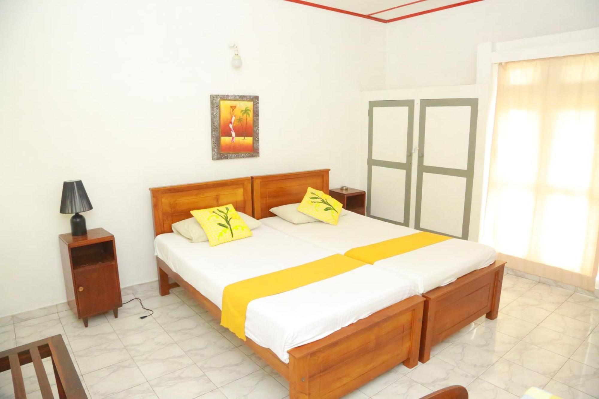 Ranveli Beach Hotel Dehiwala-Mount Lavinia Ngoại thất bức ảnh