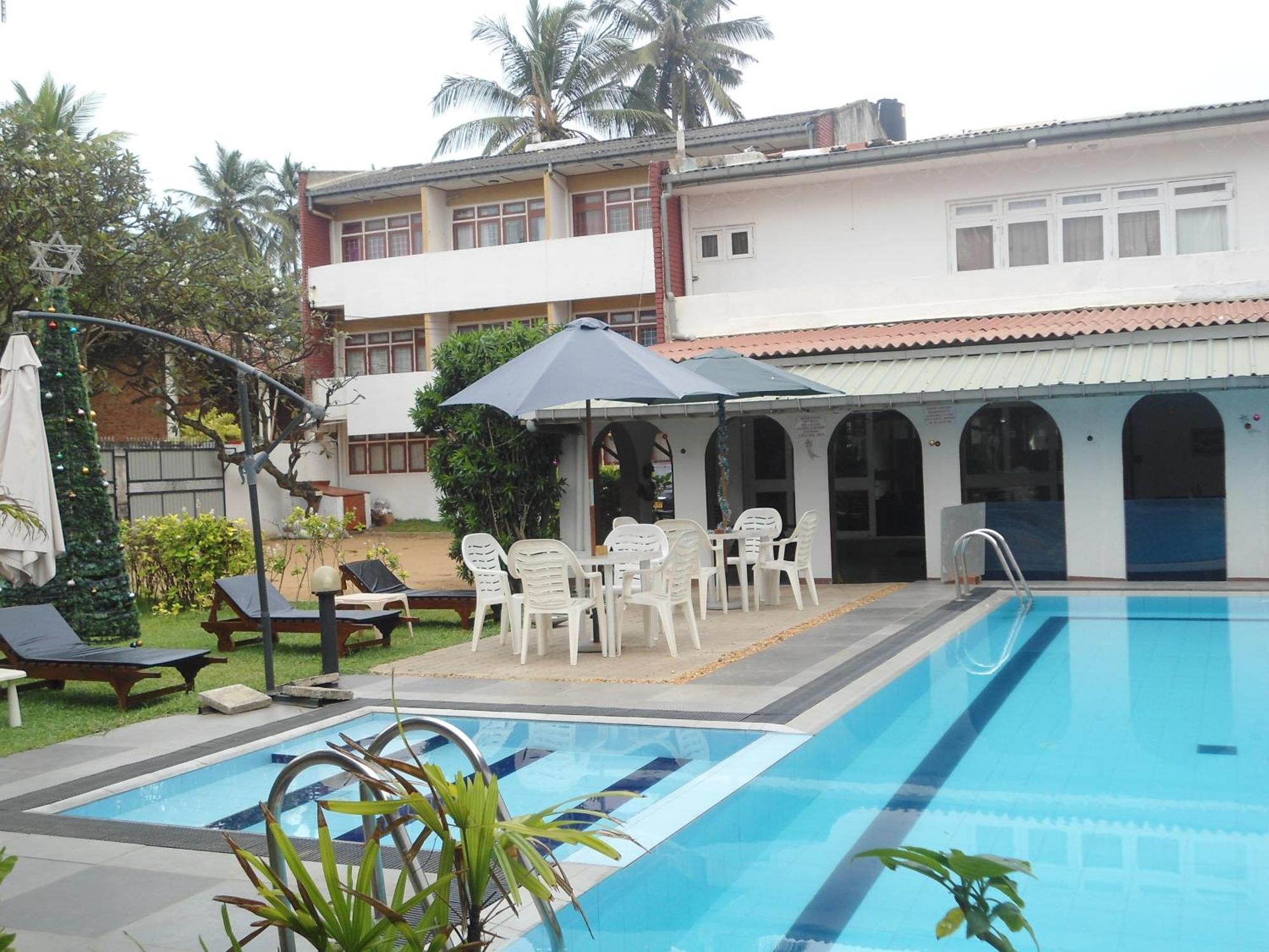 Ranveli Beach Hotel Dehiwala-Mount Lavinia Ngoại thất bức ảnh
