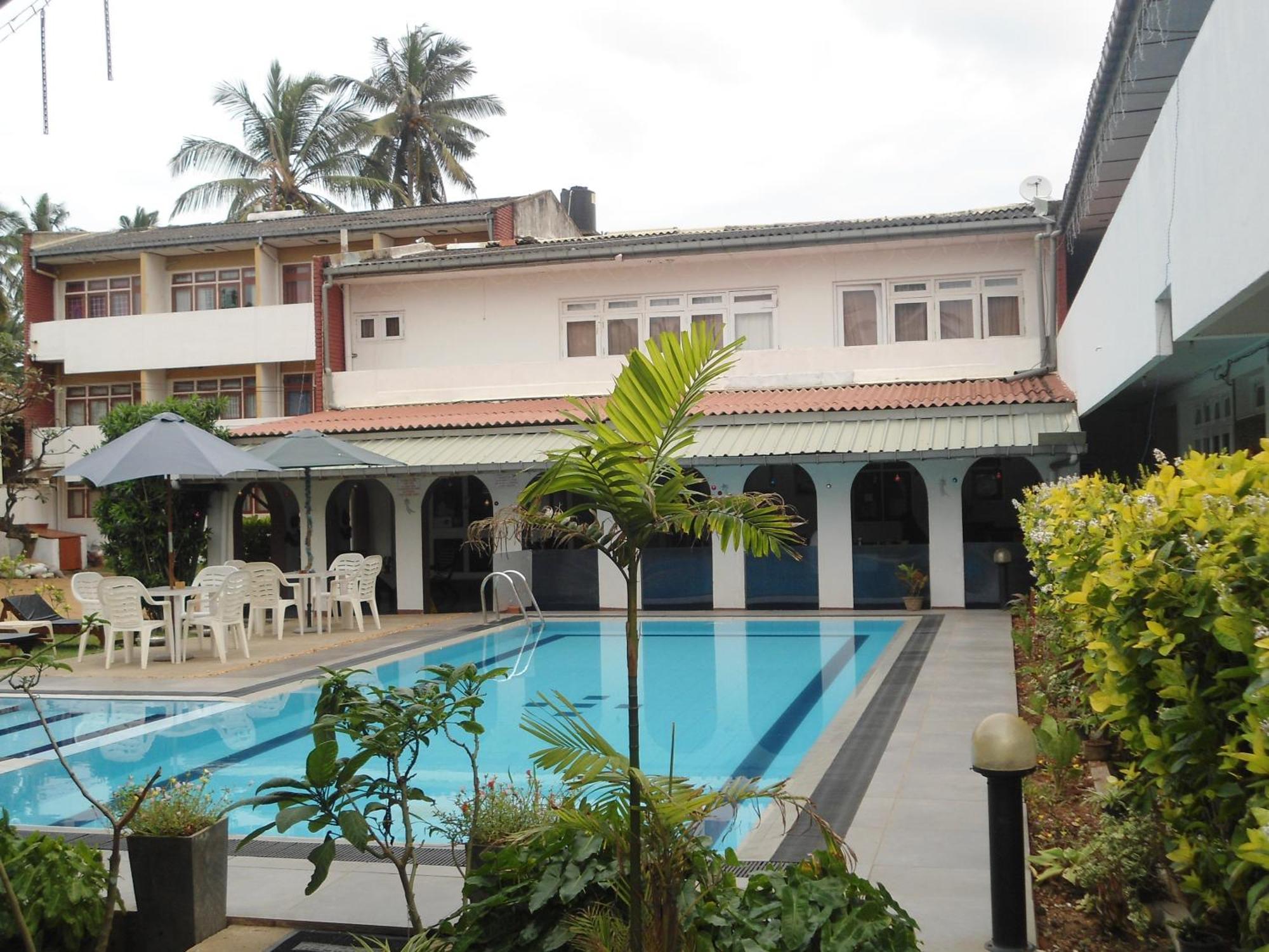 Ranveli Beach Hotel Dehiwala-Mount Lavinia Ngoại thất bức ảnh