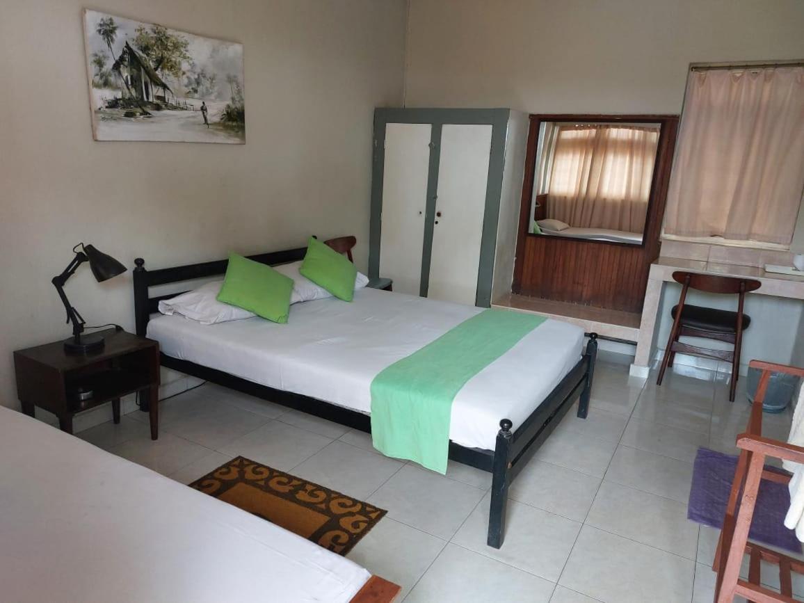 Ranveli Beach Hotel Dehiwala-Mount Lavinia Ngoại thất bức ảnh