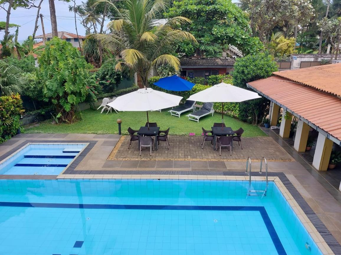 Ranveli Beach Hotel Dehiwala-Mount Lavinia Ngoại thất bức ảnh