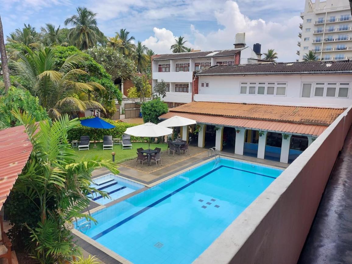 Ranveli Beach Hotel Dehiwala-Mount Lavinia Ngoại thất bức ảnh