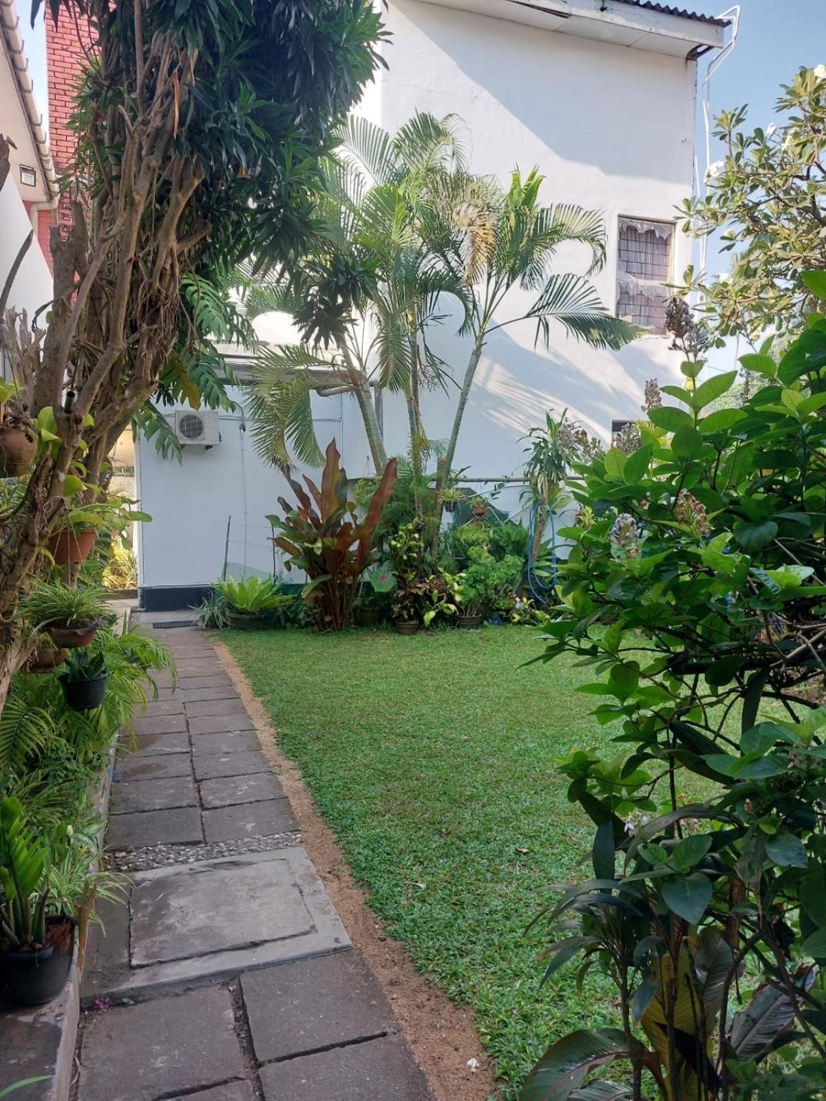Ranveli Beach Hotel Dehiwala-Mount Lavinia Ngoại thất bức ảnh