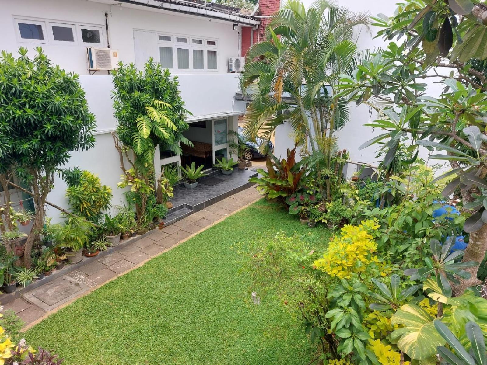 Ranveli Beach Hotel Dehiwala-Mount Lavinia Ngoại thất bức ảnh